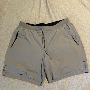 Men’s Lululemon License to Train 7” Linerless Shorts XXL Rhino Gray